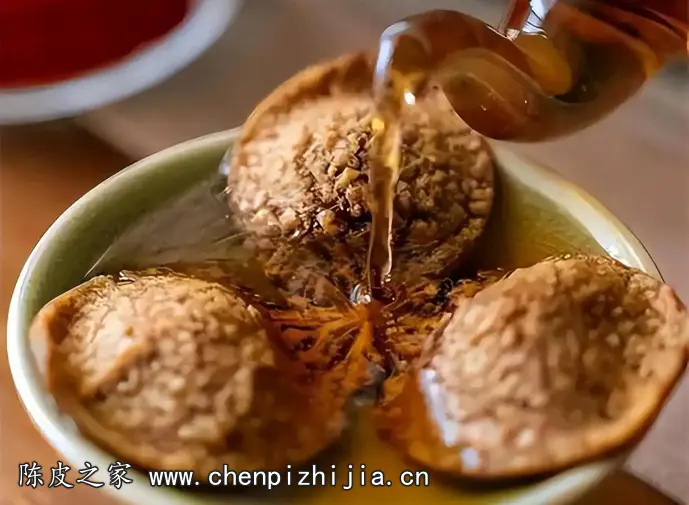 新会陈皮泡茶图片