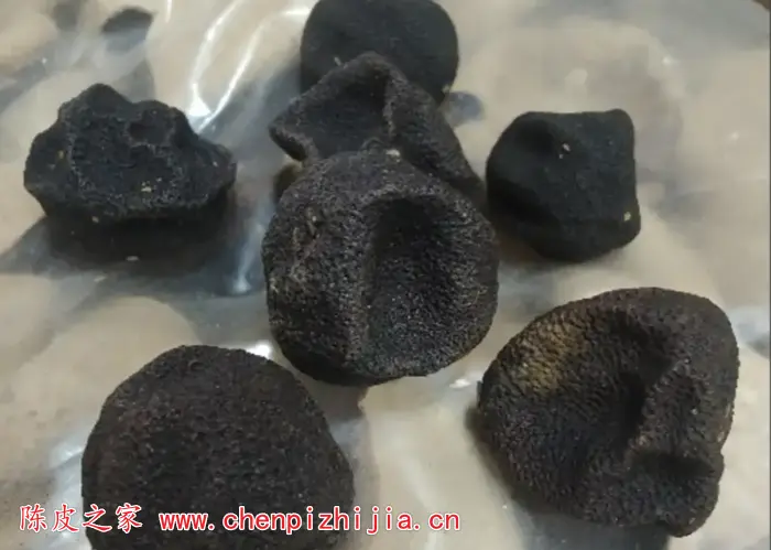 正宗陈皮是黑色的吗