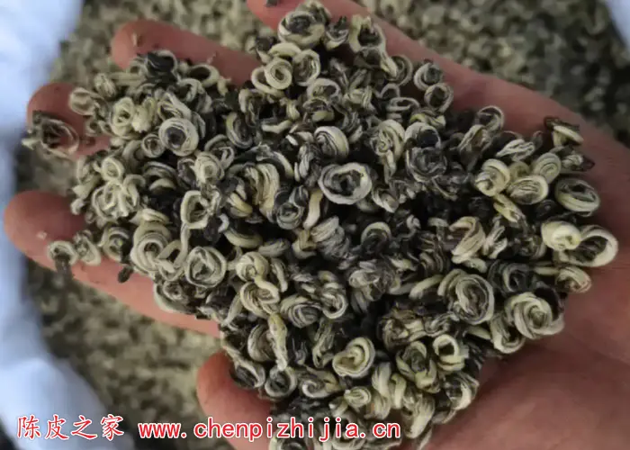 碧螺春茶和陈皮一块泡水喝有什么好处