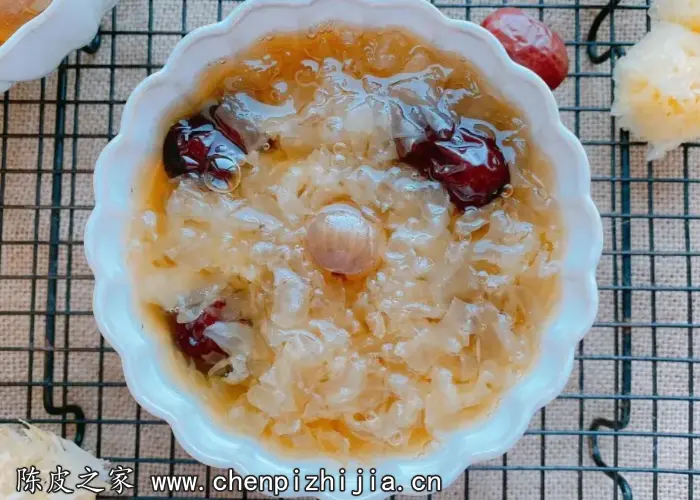 银耳白萝卜陈皮桂圆能在一起喝吗